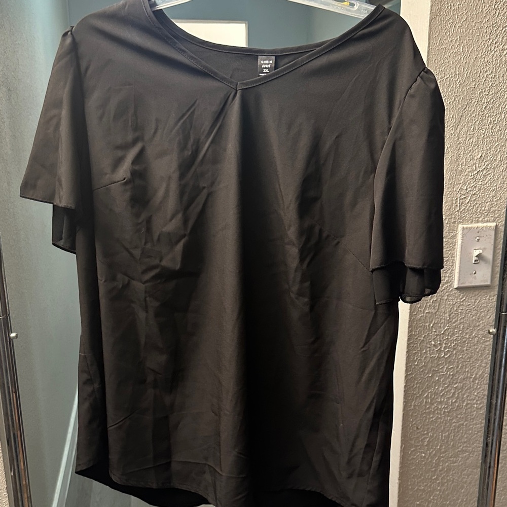 SHEIN Black Short Sleeve Top